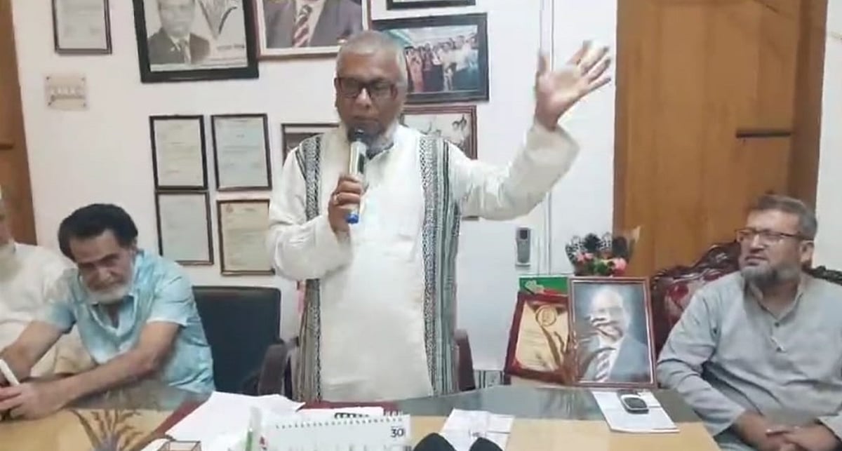 সিলেটের নাজুক সড়ক যোগাযোগব্যবস্থার প্রতিকার চেয়ে প্রতীকী ধর্মঘট বাস্তবায়নে বৈঠক হয়েছে। এতে বক্তব্য দেন সাবেক সিটি মেয়র আরিফুল হক চৌধুরী। গতকাল বৃহস্পতিবার রাতে