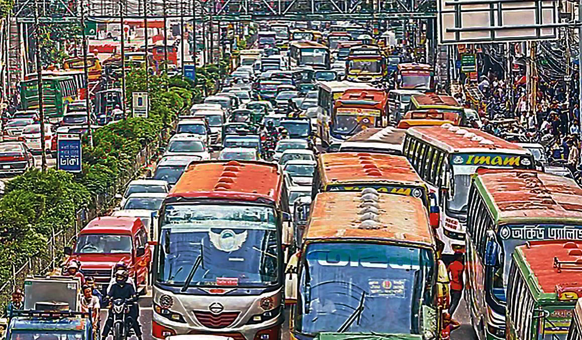 যানজটে স্থবির রাজধানীর বনানী এলাকার একটি সড়ক