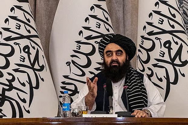 Garajlar orqasidagi eshakda bexosdan tomosha qiling