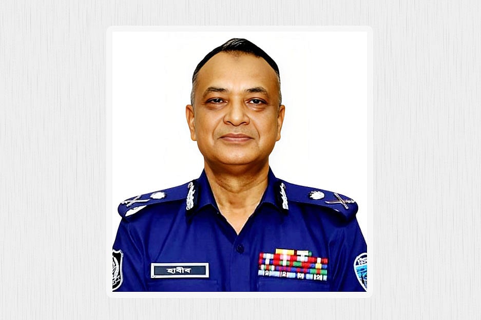 চট্টগ্রাম রেঞ্জের উপমহাপুলিশ পরিদর্শক (ডিআইজি) আহসান হাবীব