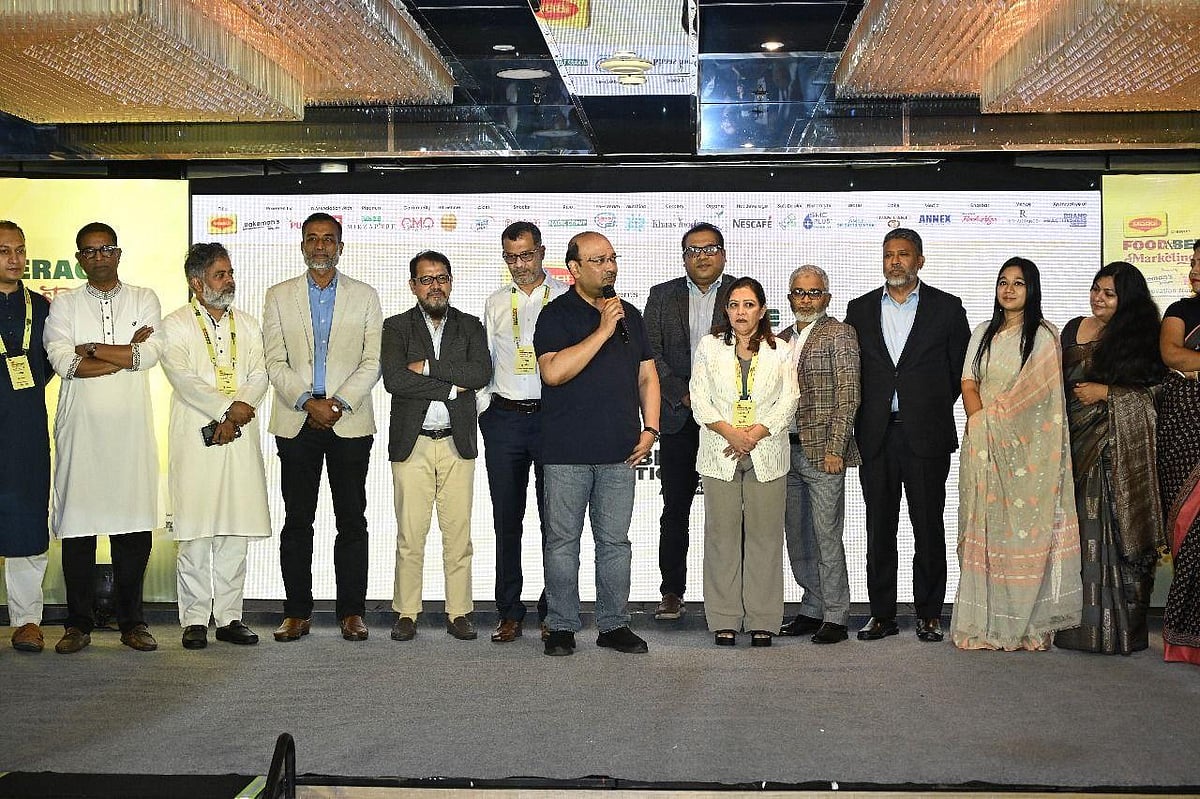 এ উৎসবে অংশ নেন তিন শতাধিক পেশাজীবী ও দেশের শীর্ষ ব্র্যান্ড নেতারা