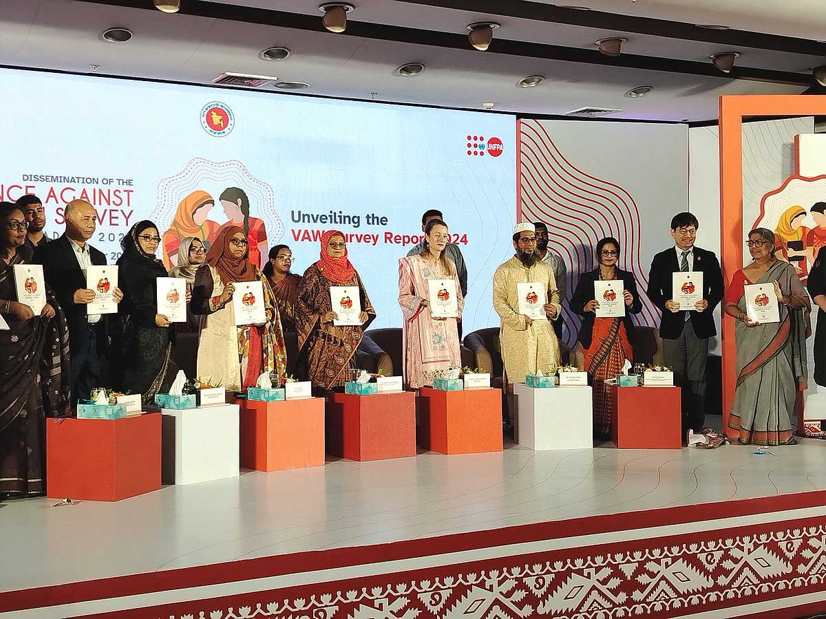 বাংলাদেশ পরিসংখ্যান ব্যুরো (বিবিএস) ও বাংলাদেশে জাতিসংঘ জনসংখ্যা তহবিলের ‘নারীর প্রতি সহিংসতা জরিপ ২০২৪’ প্রকাশ করা হয়। আজ সোমবার সকালে রাজধানীর বঙ্গবন্ধু আন্তর্জাতিক সম্মেলন কেন্দ্রে