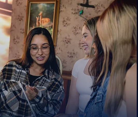 নেটফ্লিক্সের ইন্টার্নশিপ প্রোগ্রামে বিশ্বের বিভিন্ন দেশের শিক্ষার্থীরা প্রযুক্তি, ব্যবসা ও বিনোদন খাতে কাজ করার মাধ্যমে নিজেদের দক্ষতা উন্নয়নের সুযোগ পাবেন