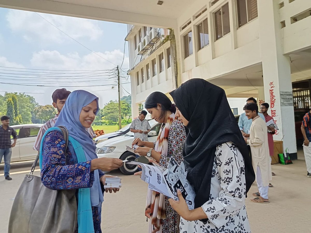 প্রচারণায় ব্যস্ত চাকসু নির্বাচনে সহসাধারণ সম্পাদক (এজিএস) ছাবেকুন নাহার