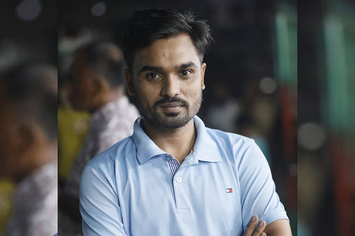 চাকসু নির্বাচনে সহসাধারণ সম্পাদক (জিএস) পদ থেকে সরে দাঁড়ালেন আনোয়ার হোসেন