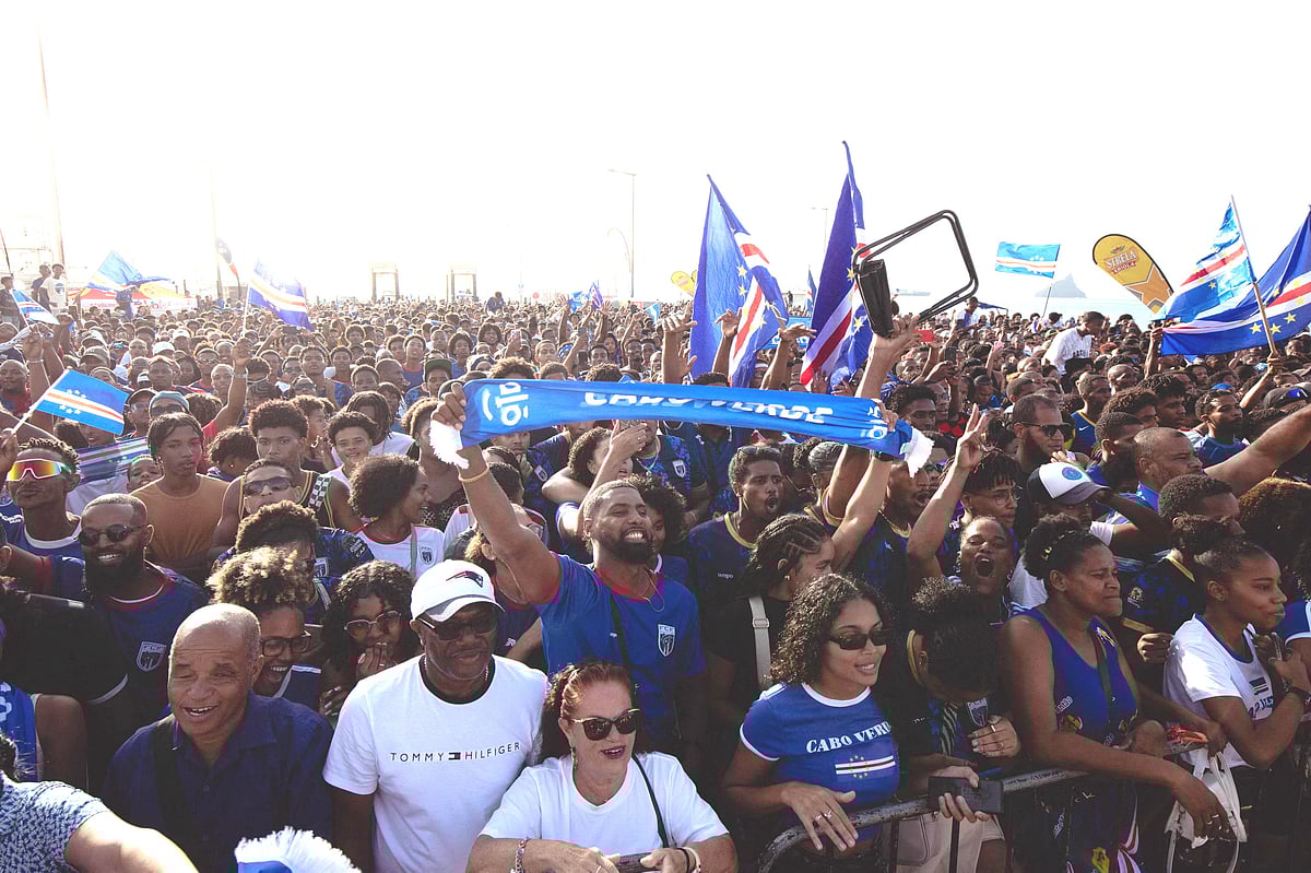 বিশ্বকাপে জায়গা নিশ্চিত হওয়ার পর কেপ ভার্দের সমর্থকদের উদ্‌যাপন