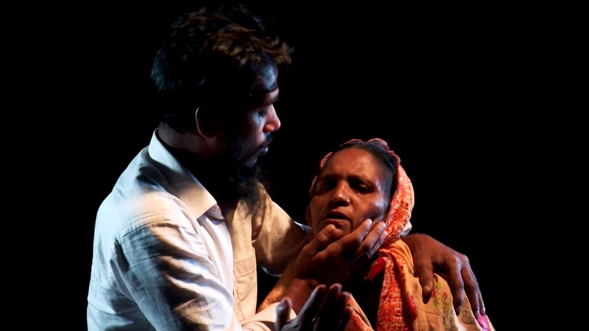 প্রথম আলোর স্টুডিওতে মায়ের সঙ্গে রিপন মিয়া