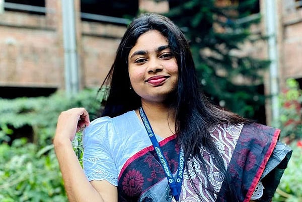 মেহেরপুর সদর উপজেলায় ট্রাকচাপায় নিহত জাহাঙ্গীরনগর বিশ্ববিদ্যালয়ে ইংরেজি বিভাগের শিক্ষার্থী ফারহানা ওয়াহেদা