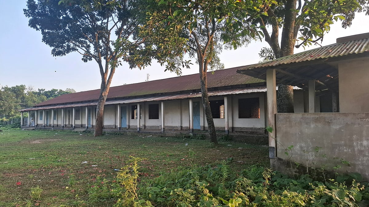 ঠাকুরগাঁও সদর উপজেলার সালন্দর মহিলা মহাবিদ্যালয় থেকে এবারের এইচএসসি পরীক্ষায় কেউ পাস করেননি