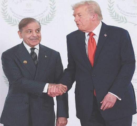 মিসরের ‘শান্তি’ সম্মেলনে পাকিস্তানের প্রধানমন্ত্রী শাহবাজ শরিফ ও মার্কিন প্রেসিডেন্ট ডোনাল্ড ট্রাম্প