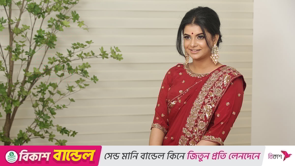 Seksi eshaklar onlayn video Dildo va xonim