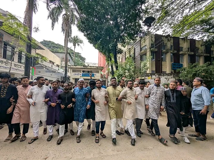 গাজীপুরে মাদ্রাসাছাত্রীকে ধর্ষণে জড়িতদের বিচারের দাবিতে জগন্নাথ বিশ্ববিদ্যালয়ের শিক্ষার্থীদের বিক্ষোভ