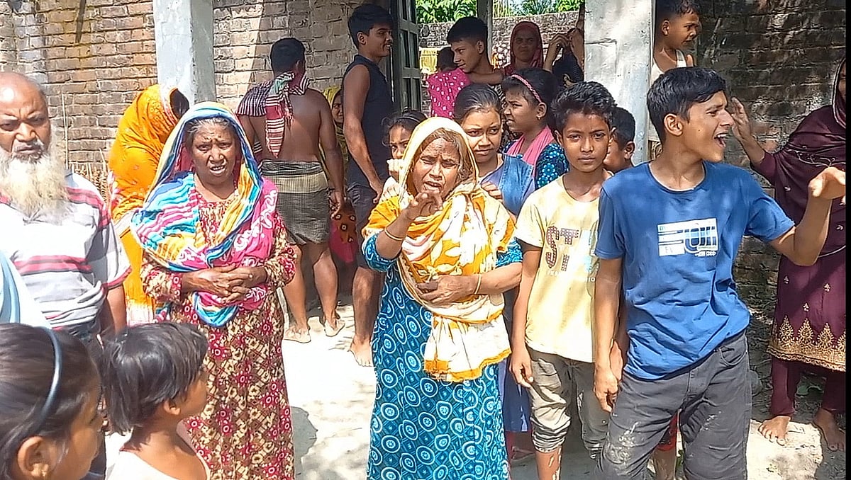 দিনাজপুরের বিরামপুর উপজেলার সীমান্তবর্তী দক্ষিণ দাউদপুর গ্রামে বর্ডার গার্ড বাংলাদেশের (বিজিবি) সদস্যদের সঙ্গে এলাকাবাসীর সংঘর্ষের ঘটনা ঘটে। শুক্রবার সকালে