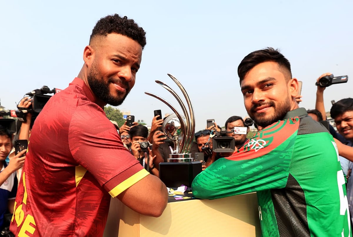 Mashhurlarning soxta porno suratlarini koring Egri chiziqli ayollarning jingalak vaginalari