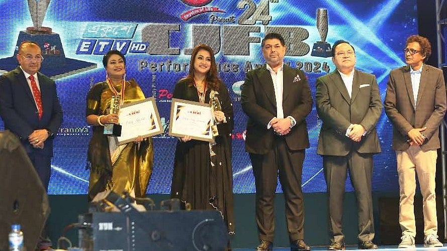 সংগীতে বিশেষ অবদানের জন্য সম্মাননা পেয়েছেন বেবী নাজনীন এবং চলচ্চিত্রে বিশেষ অবদান রাখার জন্য সম্মাননা পেয়েছেন অভিনেত্রী পূর্ণিমা