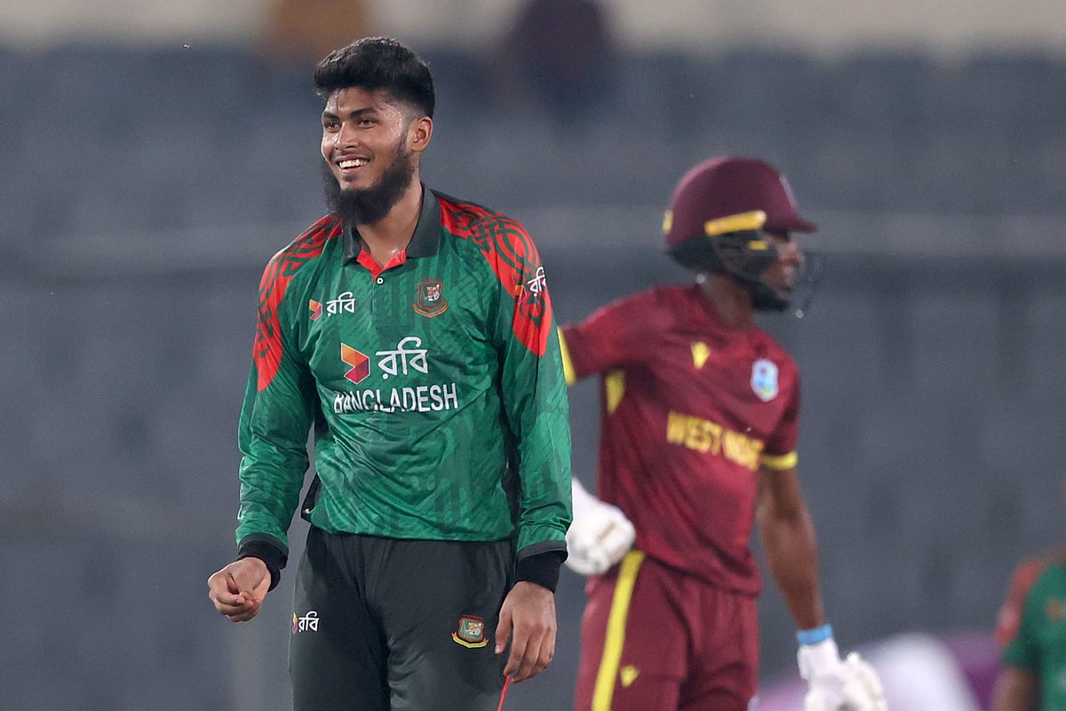 উইকেট পেয়ে রিশাদের মুখে হাসি