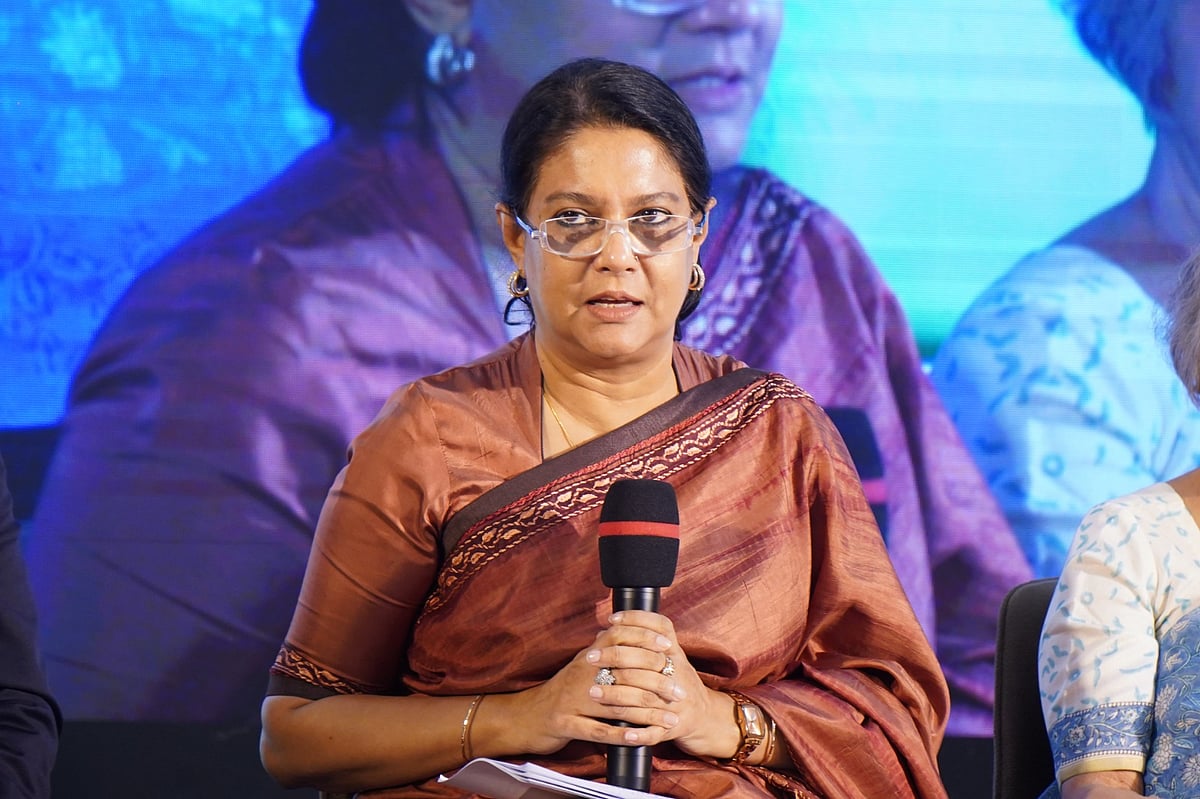 রাজধানীর মহাখালীর ব্র্যাক ইন সেন্টারে সেন্টার ফল পলিসি ডায়ালগ (সিপিডি) আয়োজিত ‘সিপিডি ক্লাইমেট উইক-২০২৫’–এর প্লেনারি সেশনে বক্তব্য দেন পানিসম্পদ উপদেষ্টা সৈয়দা রিজওয়ানা হাসান