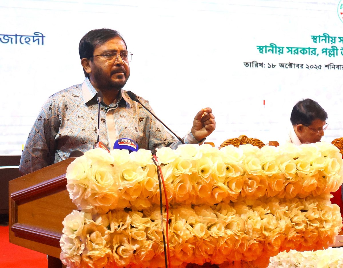 অনুষ্ঠানে বক্তব্য দেন আমার বাংলাদেশ পার্টির (এবি পার্টি) চেয়ারম্যান মজিবুর রহমান মঞ্জু