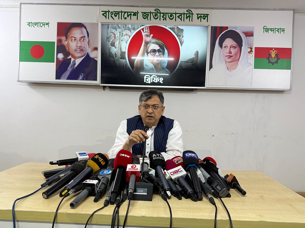 বিএনপির স্থায়ী কমিটির সদস্য সালাহউদ্দিন আহমদ। আজ রোববার দুপুরে রাজধানী গুলশানে বিএনপির চেয়ারপারসনের রাজনৈতিক কার্যালয়ে