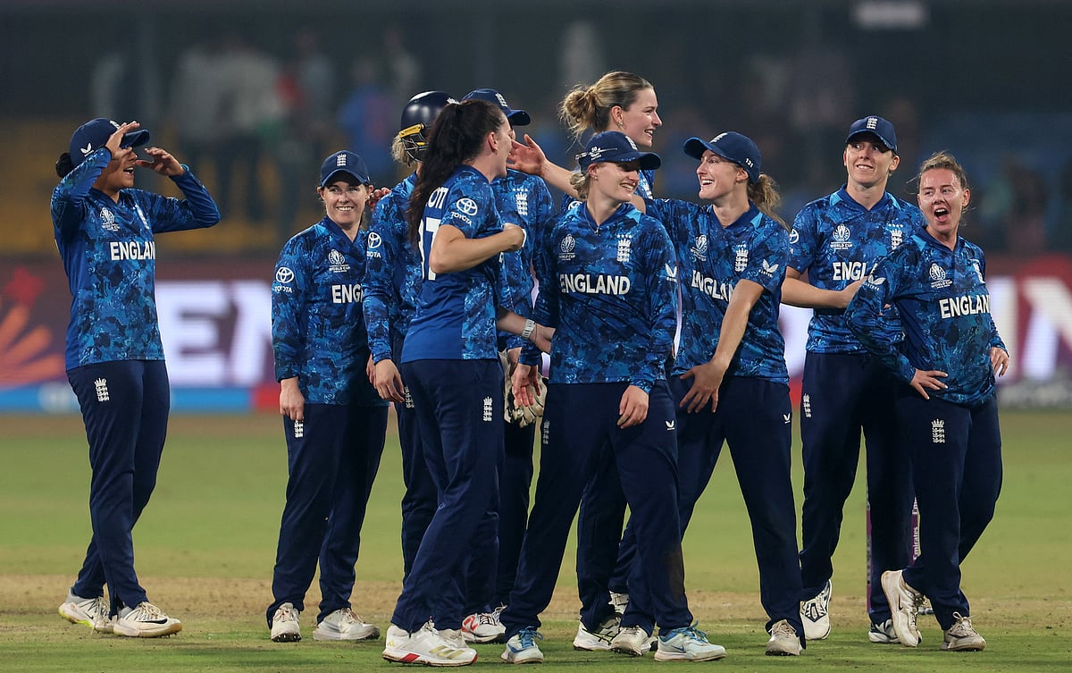 ভারতকে ৪ রানে হারিয়ে নারী বিশ্বকাপের সেমিফাইনালে উঠেছে ইংল্যান্ড