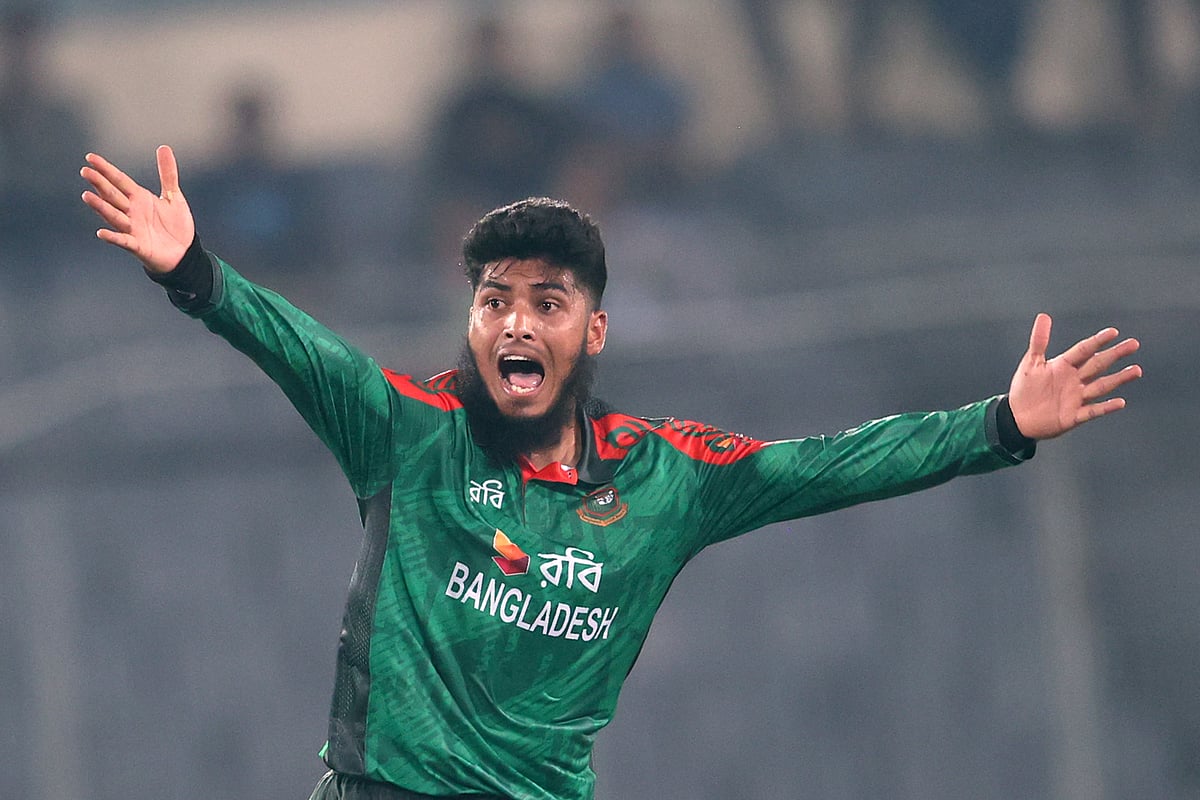 বাংলাদেশের লেগ স্পিনার রিশাদ হোসেন ওয়েস্ট ইন্ডিজের বিপক্ষে প্রথম ওয়ানডেতে ৬ উইকেট নিয়েছেন