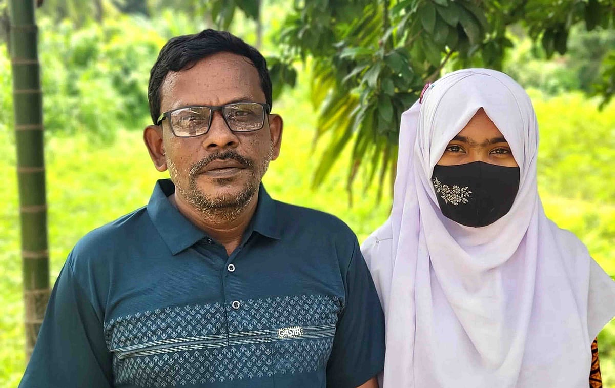 বাবা আবদুল হান্নানের সঙ্গে মেয়ে হালিমা খাতুন