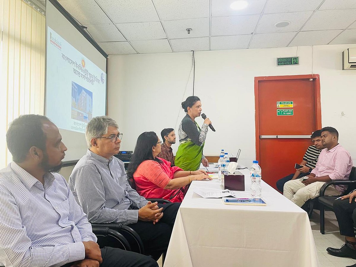 প্রশিক্ষণ পরিচালনা করে থাকে বাংলাদেশ ট্যুরিজম বোর্ড