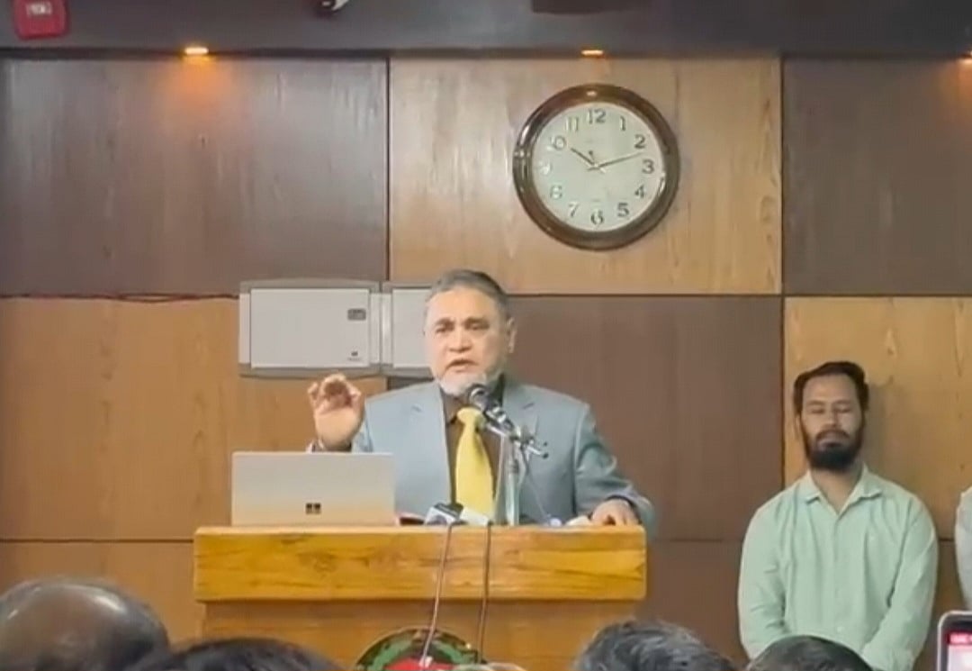 এআই প্রশিক্ষণ কর্মসূচি উদ্বোধন করেন সিইসি এ এম এম নাসির উদ্দিন। রাজধানীর আগারগাঁওয়ে নির্বাচন প্রশিক্ষণ ইনস্টিটিউট ভবনে, ২১ অক্টোবর ২০২৫