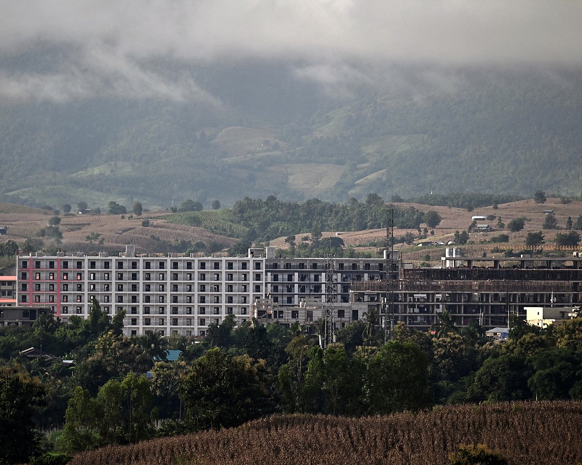 কে কে পার্ক মিয়ানমারের থাইল্যান্ড সীমান্তের কায়িন রাজ্যের মায়াওয়াড্ডি শহরে অবস্থিত