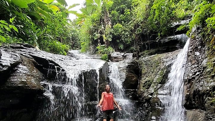 দেখে এলাম শিলবুনিয়া ঝরনা