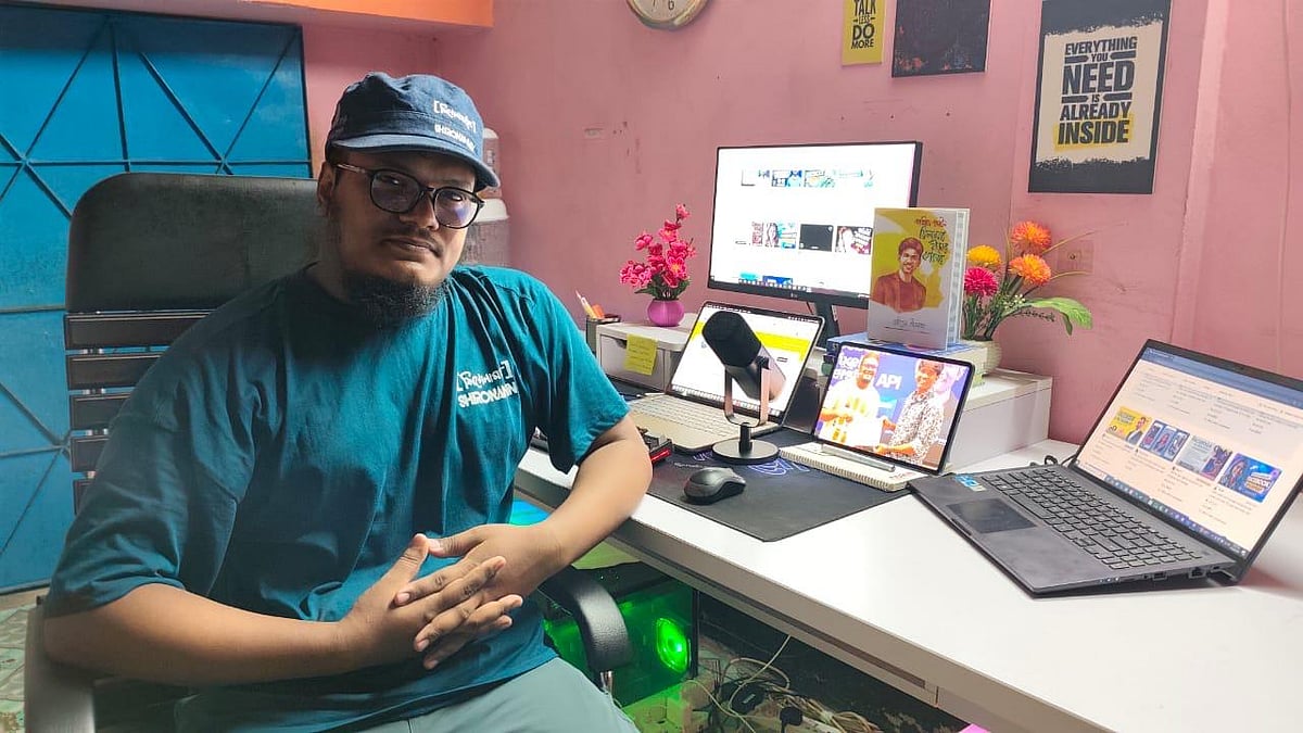 বরিশালে বসে ফ্রিল্যান্সিংয়ের কাজ করেন রাহাত হোসেন