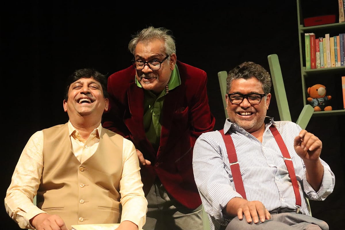 ‘বলয়’ নাটকের দৃশ্য