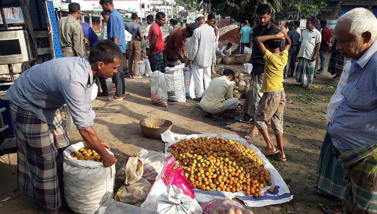 মৌলভীবাজারের কামালপুর বাজারে ভাদ্র থেকে অগ্রহায়ণ মাসের সময়টিতে সপ্তাহে দুই দিন সুপারির হাট বসে
