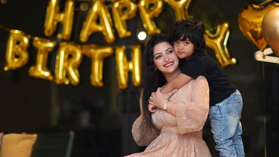 মাত্র কয়েক ঘণ্টার মধ্যে পোস্টে রিঅ্যাকশন ৫০ হাজার ছাড়িয়ে যায়, মন্তব্য পড়ে সাড়ে চার হাজারের বেশি