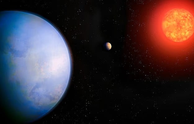 শিল্পীর দৃষ্টিতে সুপার আর্থ