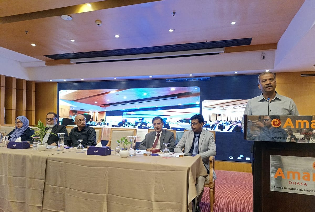 ‘ন্যায়বিচার নিশ্চিতকরণ: গুম মোকাবিলায় বিচার বিভাগের ভূমিকা’ শীর্ষক কর্মশালায় প্রধান অতিথির বক্তব্য দেন আইন উপদেষ্টা অধ্যাপক আসিফ নজরুল। আজ শনিবার রাজধানীর গুলশানের হোটেল আমারিতে