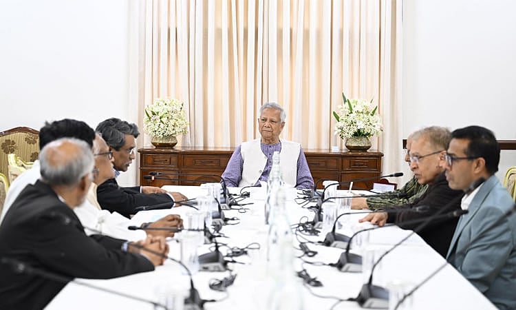 রাষ্ট্রীয় অতিথি ভবন যমুনায় প্রধান উপদেষ্টা অধ্যাপক মুহাম্মদ ইউনূসের সভাপতিত্বে জাতীয় ঐকমত্য কমিশনের সমাপনী বৈঠক অনুষ্ঠিত হয়। ২৭ অক্টোবর ২০২৫