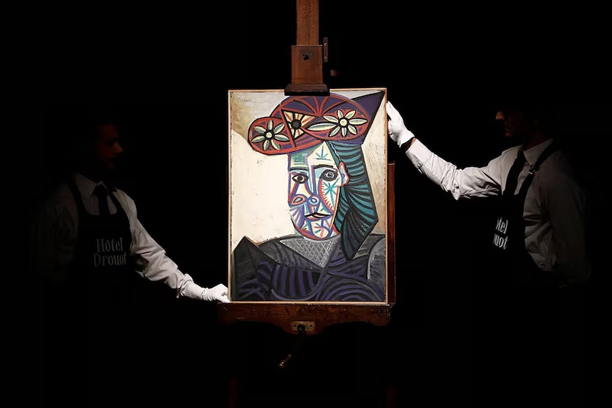 এটি পিকাসোর দীর্ঘদিনের অনুপ্রেরণা ও সঙ্গী ডোরা মারকে নিয়ে আঁকা