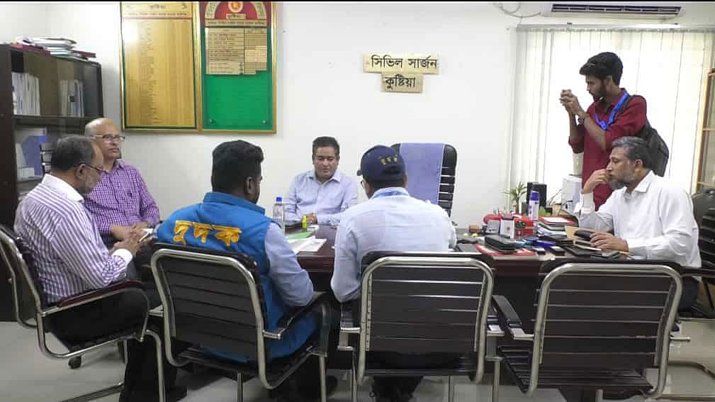 কুষ্টিয়ায় সিভিল সার্জন কার্যালয়ে দুদক ও স্বাস্থ্য বিভাগের তদন্ত অভিযান। আজ সোমবার দুপুরে কুষ্টিয়া সিভিল সার্জন কার্যালয়ে