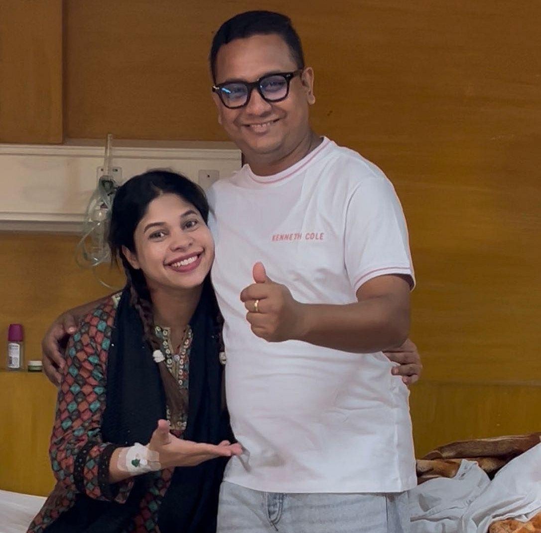 স্ত্রী রাজিয়া সুলতানার সঙ্গে নির্মাতা তপু খান