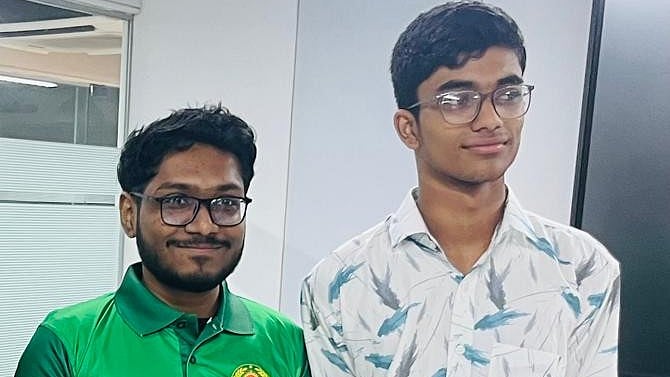 দুই দাবাড়ু ফাহাদ ও মনন রেজা