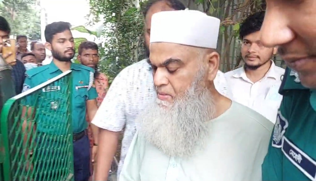 পঞ্চগড়ে উদ্ধার মুফতি মোহাম্মদ মোহেববুল্লাহ মিয়াজী গাজীপুরের আদালতে স্বেচ্ছায় নিখোঁজ হওয়ার কথা স্বীকার করে জবানবন্দি দিয়েছেন