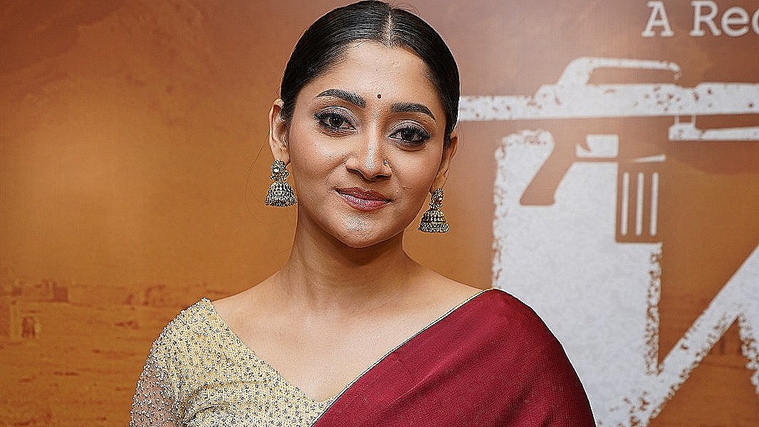 ‘দম’ সিনেমার মহরতে পূজা চেরি