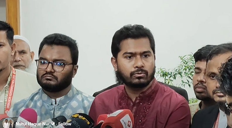 গণঅধিকার পরিষদের সভাপতি নুরুল হক নুর। আজ বুধবার নির্বাচন কমিশনে