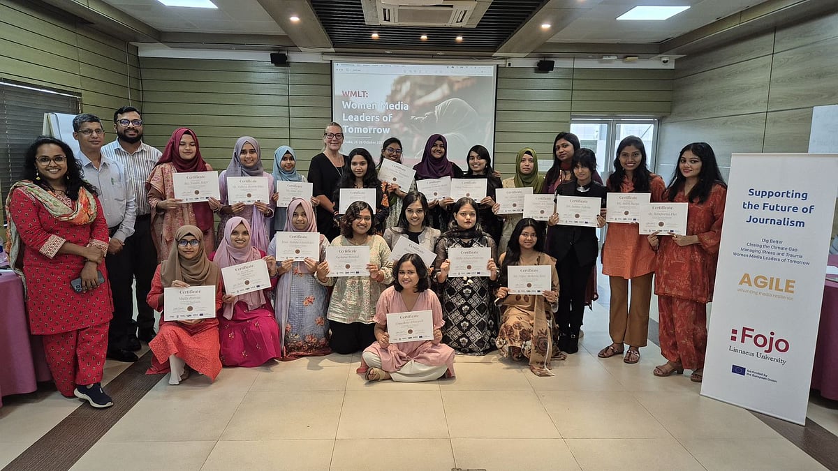 ফোয়ো মিডিয়া ইনস্টিটিউটের উদ্যোগে সাংবাদিকতায় আগ্রহী শিক্ষার্থীদের নিয়ে ‘অ্যাজাইল উইমেন মিডিয়া লিডার্স অব টুমরো’ কর্মশালা অনুষ্ঠিত হয়েছে