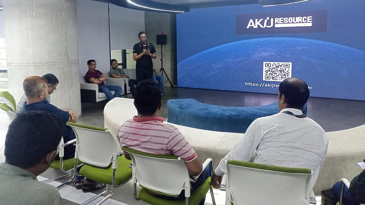 অনুষ্ঠানে বক্তব্য দিচ্ছেন আকিজ ইনফোটেকের প্রধান নির্বাহী কর্মকর্তা জি এম কামরুল হাসান