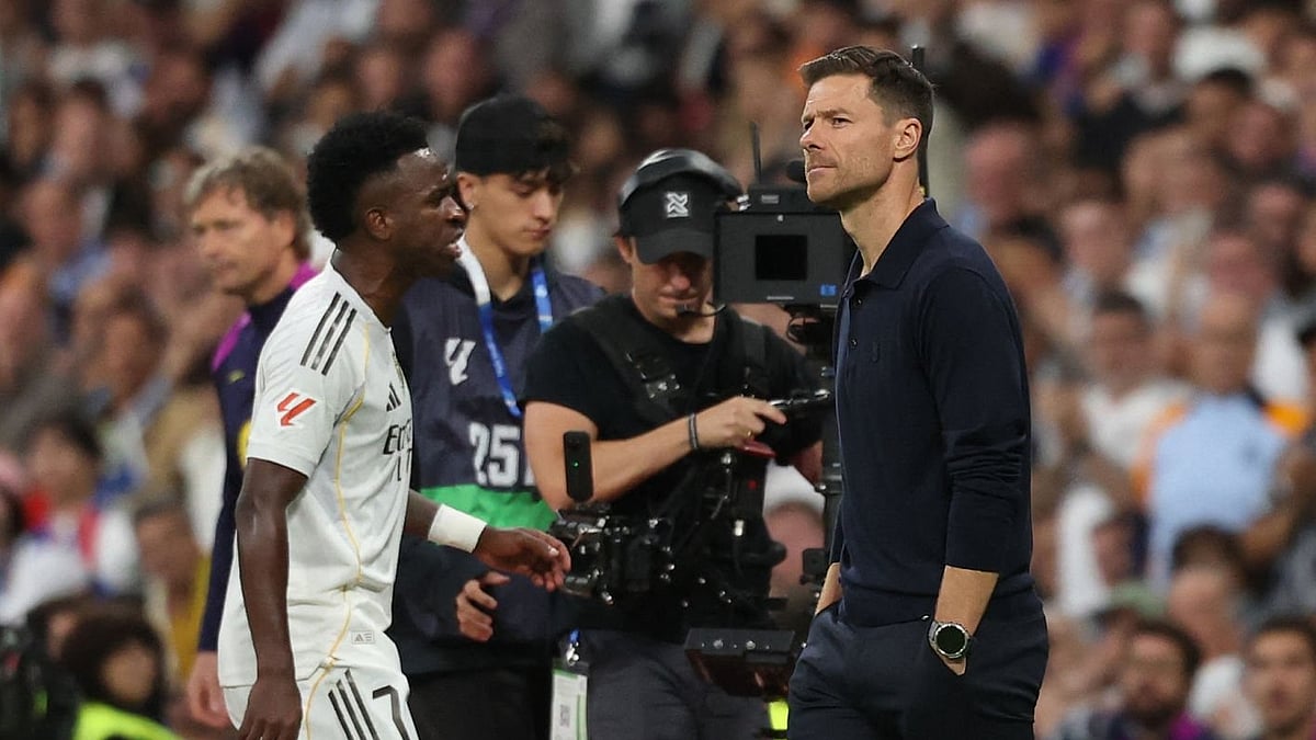 এল ক্লাসিকোকে বদলি হয়ে যাওয়ার পর কোচের সিদ্ধান্তে ক্ষোভ প্রকাশ করেন ভিনিসিয়ুস