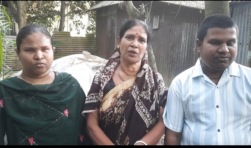 টাঙ্গাইলের কালিহাতী উপজেলার বানিয়াবাগী গ্রামের শ্যামল সাহা ও অনিতা সাহার ছেলে–মেয়ে জন্ম থেকে দৃষ্টিহীন