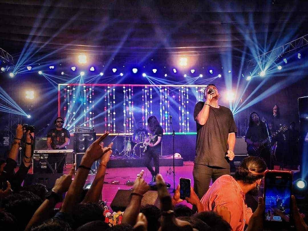 অ্যাশেজ ব্যান্ডের সদস্যরা