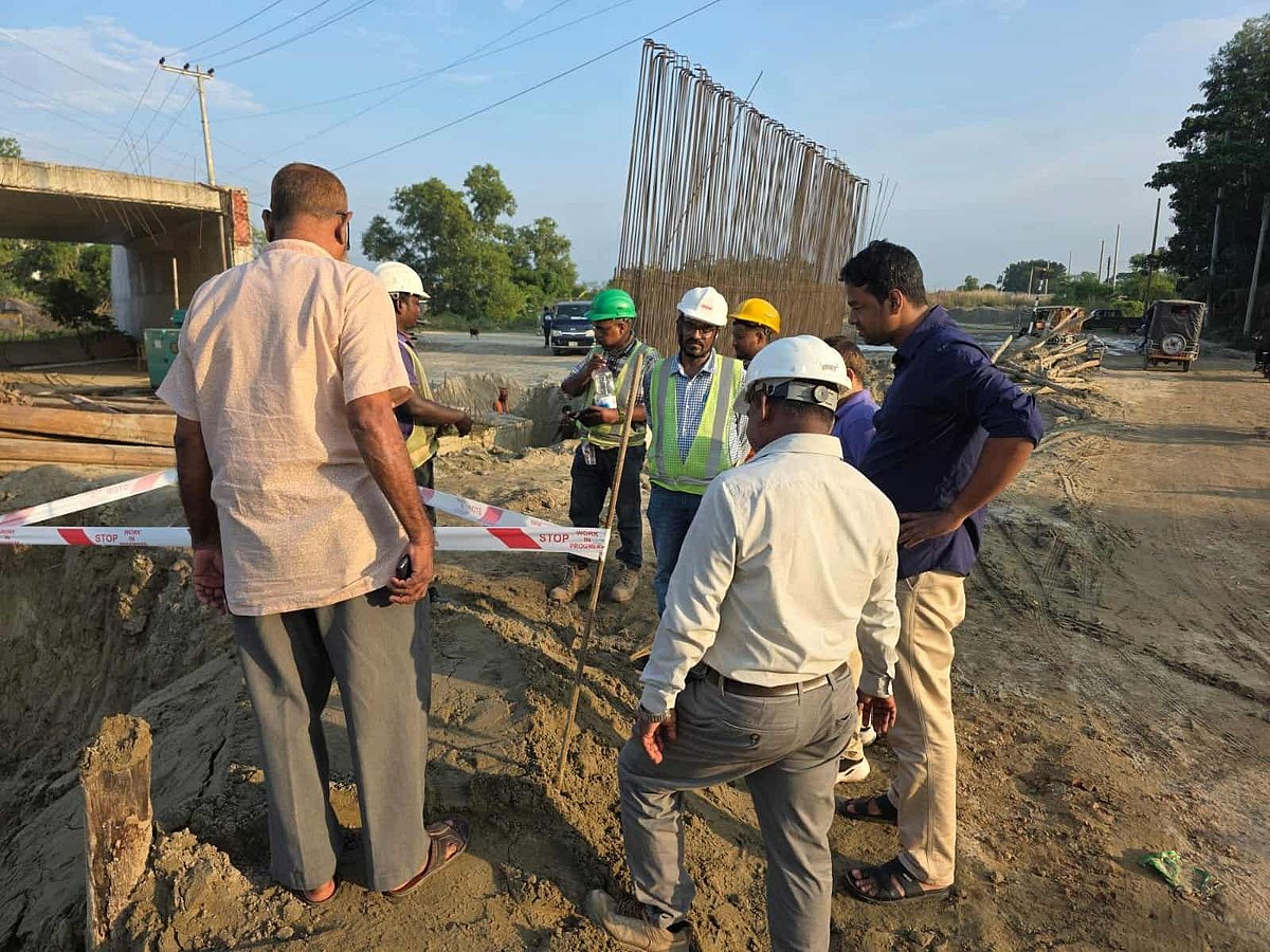 ব্রাহ্মণবাড়িয়ায় গ্যাস সঞ্চালন লাইনে ছিদ্র হওয়ায় জেলা শহর ও পৌর এলাকায় গ্যাস সরবরাহ বন্ধ রয়েছে। আজ বৃহস্পতিবার বিকেলে শহরের উলচাপাড়া এলাকায়